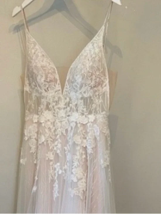 Essense of Australia D2840 Wedding A-Line Gown Size 12 - Picture 10 of 10